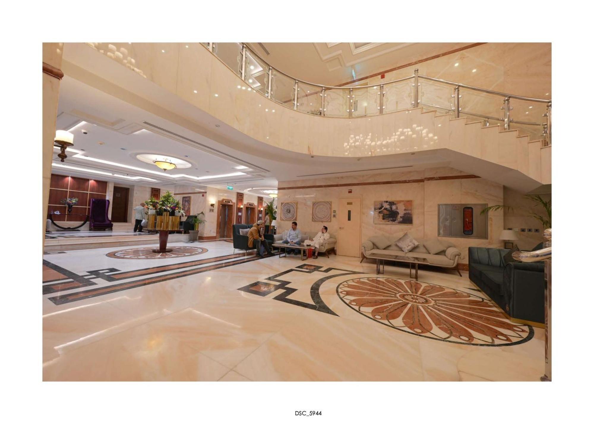 Emaar Royal Hotel Medina Kültér fotó The lobby of the hotel